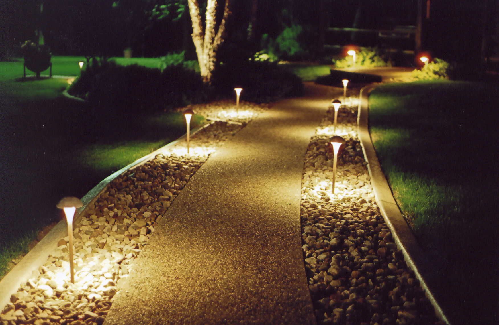 Decorative Outdoor Lighting Ideas – Richter Landscape, Inc.